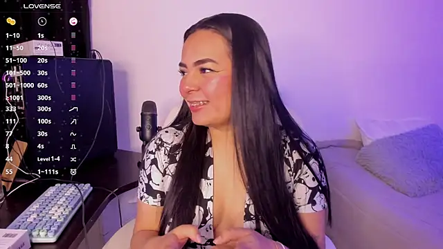 Snapshot of sumersunsett chatting on 25, 6, 2026 sumersunsett online show from 25, 6, 2026