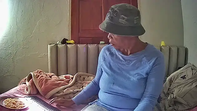 JoycyQueen online show from 4, 4, 2026