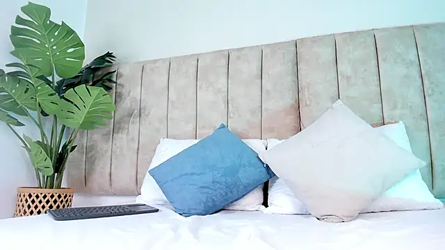 AgathaSavage online show from 24, 4, 2026