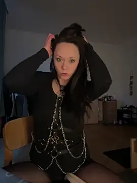 Makyna93 online show from 9, 4, 2026