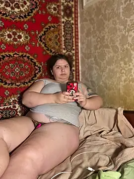 Snapshot of Nenssy555 chatting on 19, 6, 2026 Nenssy555 online show from 19, 6, 2026