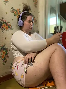 Snapshot of Nenssy555 chatting on 2, 7, 2026 Nenssy555 online show from 2, 7, 2026