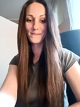 LunaCrystall online show from 12, 4, 2026