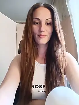 LunaCrystall online show from 6, 6, 2026