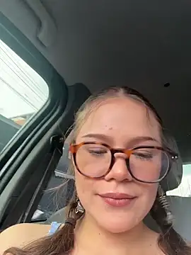 Snapshot of Tallulah_Kinky chatting on 15, 4, 2026 Tallulah Kinky online show from 15, 4, 2026