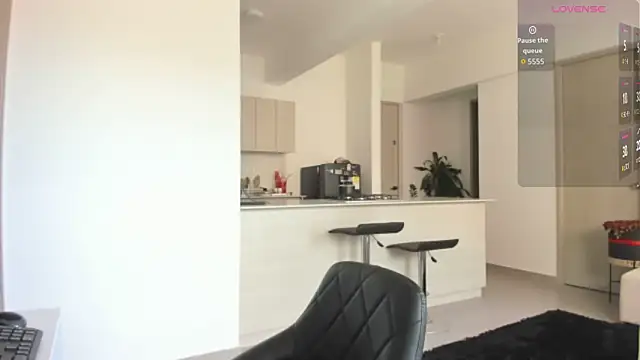 stefaniax1 online show from 10, 4, 2026