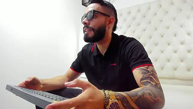 JEAN LEWIS2 online show from 2, 4, 2026