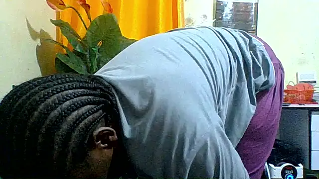 PantiesQueenOfAsses001 online show from 19, 6, 2026