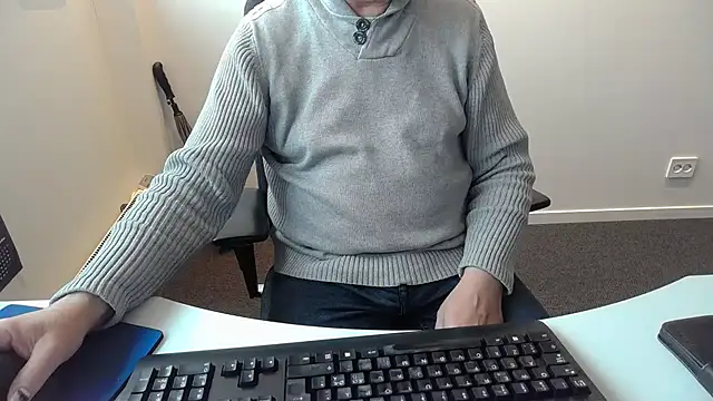 Snapshot of Buggemann chatting on 10, 6, 2026 Buggemann online show from 10, 6, 2026