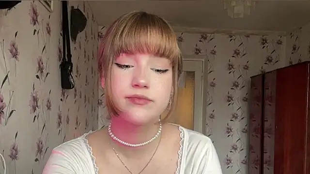 AnnaWasp online show from 8, 4, 2026