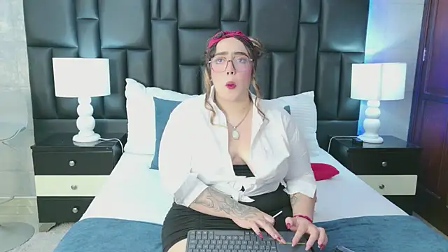 Snapshot of VioletMonroee chatting on 15, 3, 2026 VioletMonroee online show from 15, 3, 2026