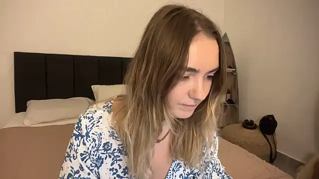 RoxyWet online show from 8, 4, 2026