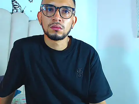 Snapshot of DiemMartinez01 chatting on 12, 3, 2026 DiemMartinez01 online show from 12, 3, 2026