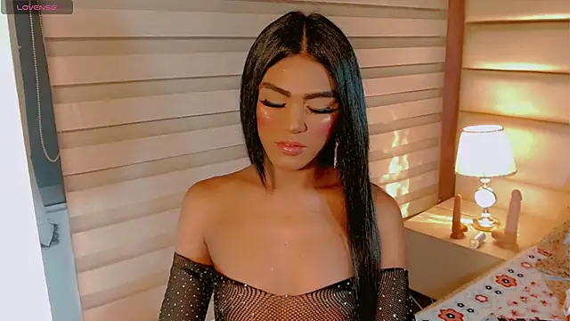 tiifannysexyhot online show from 29, 4, 2026