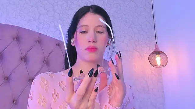 Snapshot of saraa_joness_ chatting on 5, 6, 2026 saraa joness online show from 5, 6, 2026