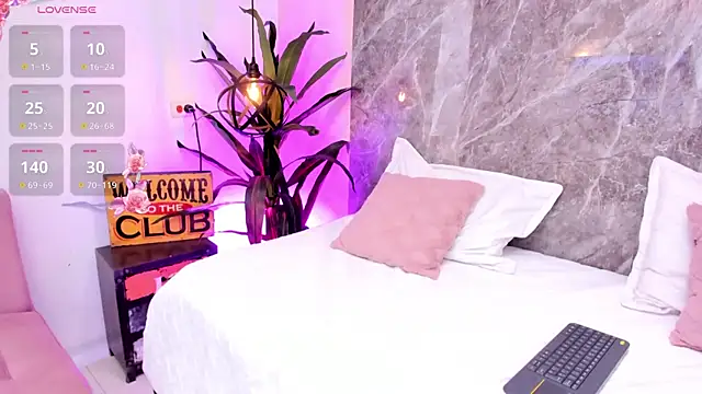 Megan Stein online show from 14, 4, 2026