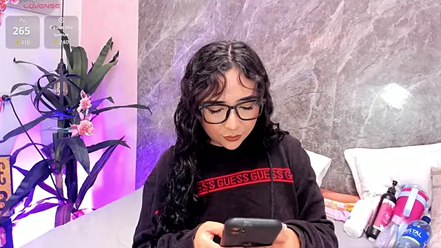 Snapshot of Megan_Stein chatting on 13, 5, 2026 Megan Stein online show from 13, 5, 2026