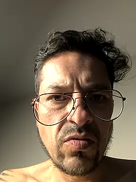 Snapshot of erick242130 chatting on 12, 3, 2026 erick242130 online show from 12, 3, 2026