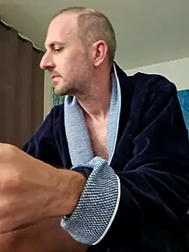 dufatcock online show from 13, 4, 2026