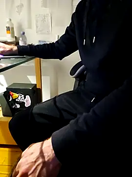 dufatcock online show from 18, 4, 2026