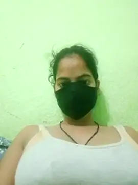 Snapshot of nidhiyadav00 chatting on 20, 4, 2026 nidhiyadav00 online show from 20, 4, 2026