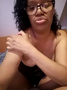 Snapshot of caballota77 chatting on 10, 5, 2026 caballota77 online show from 10, 5, 2026