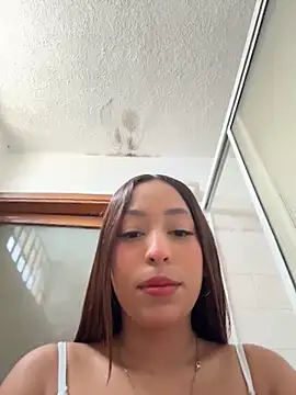 MiaCamille  online show from 16, 5, 2026