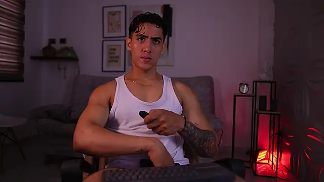 Tayler Cross  online show from 7, 4, 2026