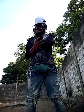 spittingpig1 online show from 2, 4, 2026