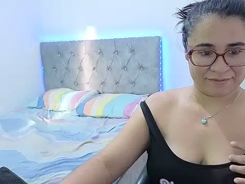 Snapshot of estrellajunior chatting on 12, 6, 2026 estrellajunior online show from 12, 6, 2026