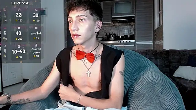 Snapshot of tiam_muller_fenix chatting on 8, 5, 2026 tiam muller fenix online show from 8, 5, 2026