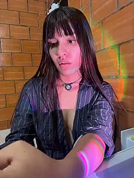 Snapshot of xayah_cute chatting on 3, 5, 2026 xayah cute online show from 3, 5, 2026