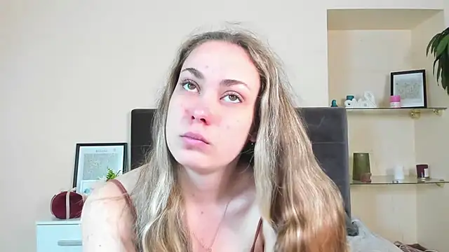 MelanieCuty online show from 7, 4, 2026
