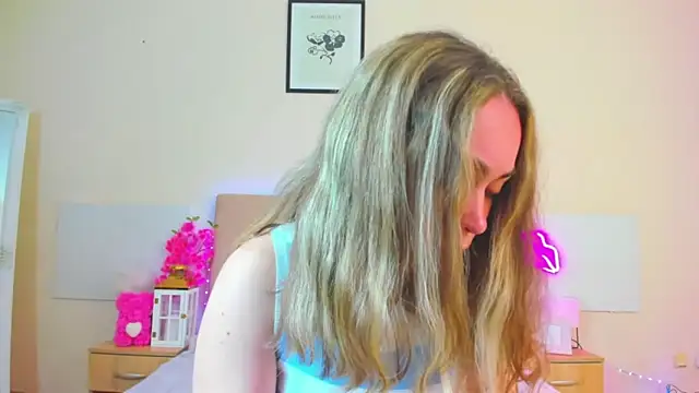 MelanieCuty online show from 4, 5, 2026
