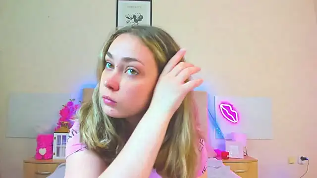 MelanieCuty online show from 8, 5, 2026