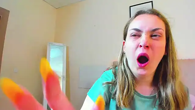 MelanieCuty online show from 11, 6, 2026