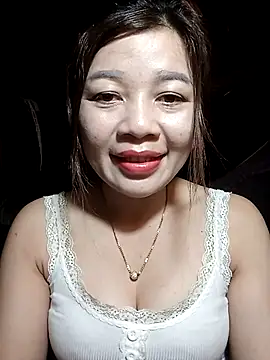 Yiyi102300 online show from 2, 4, 2026