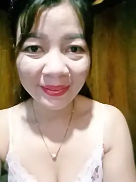 Yiyi102300 online show from 18, 6, 2026