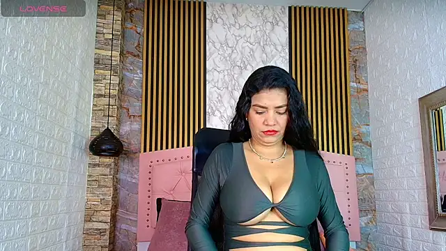 Snapshot of AishaCambell_ chatting on 13, 5, 2026 AishaCambell online show from 13, 5, 2026
