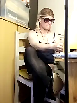 stephie83 online show from 23, 3, 2026