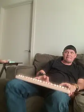 Snapshot of yourMasterisBored chatting on 20, 5, 2026 yourMasterisBored online show from 20, 5, 2026