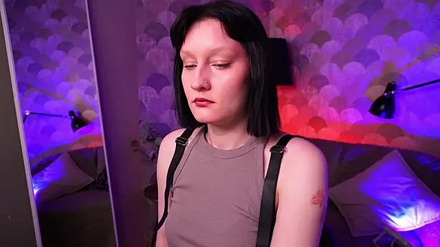 Velvet Lily online show from 14, 4, 2026