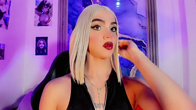 Snapshot of blonde_queen- chatting on 8, 4, 2026 blonde queen- online show from 8, 4, 2026