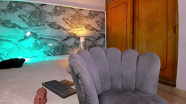 Liam Dustin online show from 17, 5, 2026
