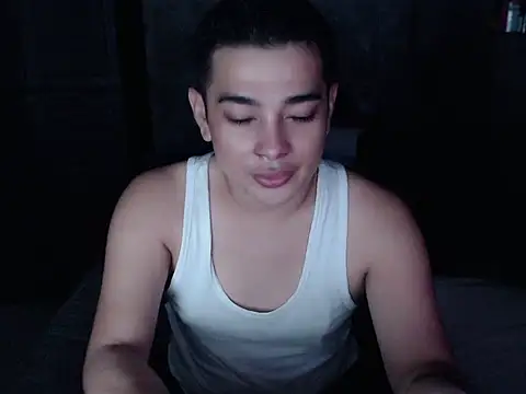 Snapshot of Treat2Heaven chatting on 4, 4, 2026 Treat2Heaven online show from 4, 4, 2026