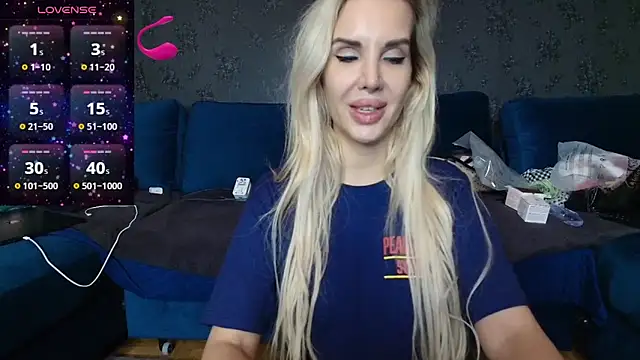 Snapshot of SexyQueenNina chatting on 19, 12, 2024 SexyQueenNina online show from 19, 12, 2024