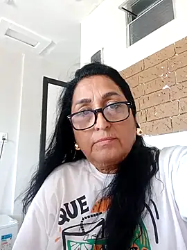 ianaellem online show from 2, 4, 2026