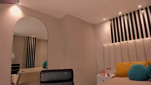 Snapshot of RebeccaWest chatting on 19, 3, 2026 RebeccaWest online show from 19, 3, 2026