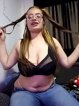 Snapshot of annie_yin1 chatting on 13, 4, 2026 annie yin1 online show from 13, 4, 2026