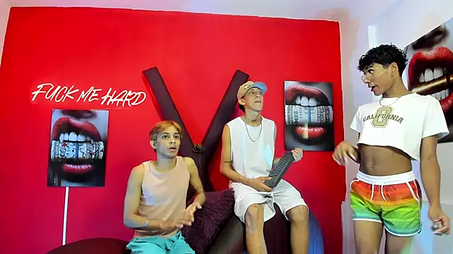 Snapshot of AVENGER_GUYS1 chatting on 16, 3, 2026 AVENGER GUYS1 online show from 16, 3, 2026